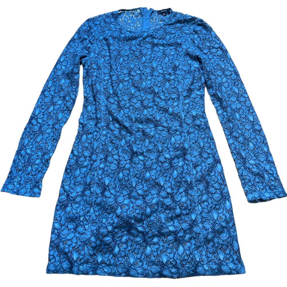 Aritzia long sleeve lace dress size 6 with zipper detail on back